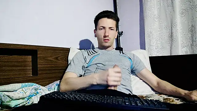  Hocthus  online show from December 28, 9:30 pm