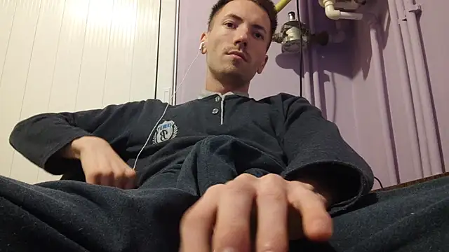  Hocthus  online show from January 9, 6:15 pm