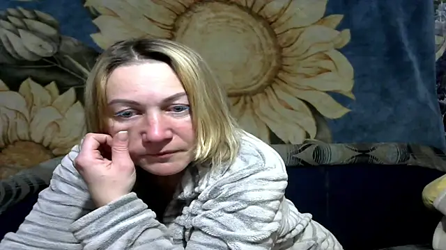 wLESLYMOSw online show from March 7, 7:33 pm