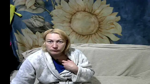 Snapshot of wLESLYMOSw chatting on April 8, 11:54 am wLESLYMOSw online show from April 8, 11:54 am