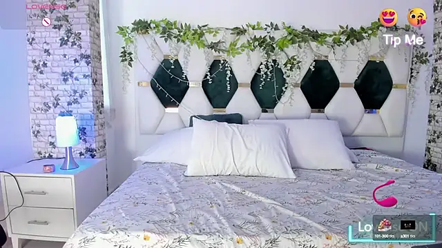 EmmaSanzz  online show from January 18, 11:32 am