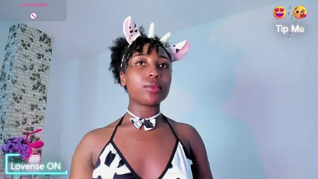 EmmaSanzz  online show from January 19, 5:39 pm