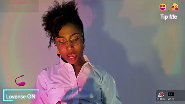 EmmaSanzz  online show from January 19, 11:10 pm