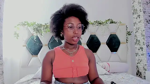 EmmaSanzz  online show from January 21, 2:37 pm