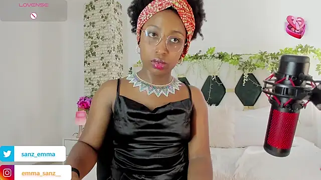 EmmaSanzz  online show from January 28, 2:53 pm