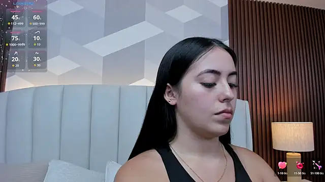 Julietasantos   online show from November 15, 6:26 pm