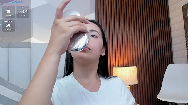 Julietasantos   online show from February 28, 6:20 pm