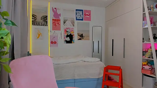 Lily Young online show from March 25, 3:12 am