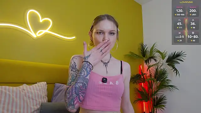 lessysweety online show from May 22, 2:40 am