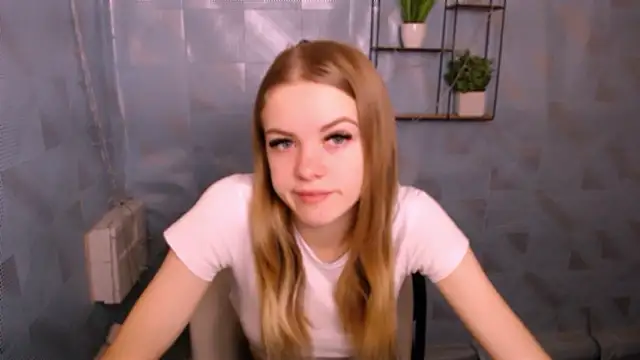 AliceFlirtt  online show from December 3, 7:54 am