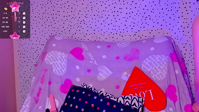 Snapshot of Vanessa_Florence chatting on March 1, 1:32 am Vanessa Florence online show from March 1, 1:32 am