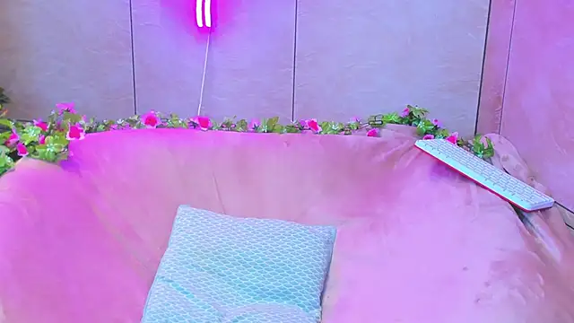 Snapshot of Vanessa_Florence chatting on March 21, 12:40 am Vanessa Florence online show from March 21, 12:40 am