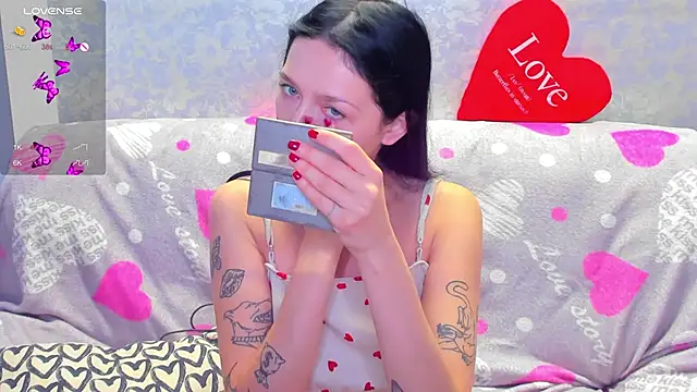 Snapshot of Vanessa_Florence chatting on November 1, 1:51 am Vanessa Florence online show from November 1, 1:51 am