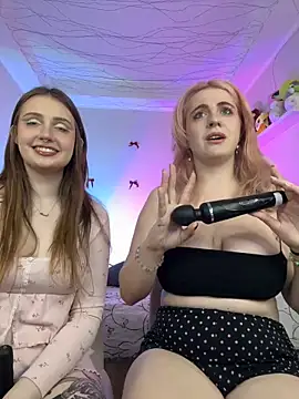 Snapshot of your_favoritegirls chatting on March 11, 4:51 pm your favoritegirls online show from March 11, 4:51 pm
