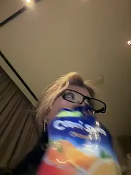 Snapshot of jackelinuh chatting on February 7, 12:03 am jackelinuh online show from February 7, 12:03 am