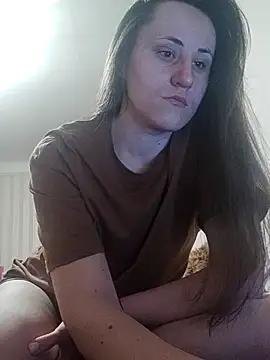 Snapshot of emeli_moon chatting on March 16, 2:10 am emeli moon online show from March 16, 2:10 am