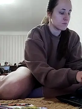 Snapshot of emeli_moon chatting on October 17, 12:19 pm emeli moon online show from October 17, 12:19 pm