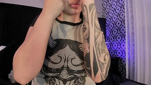 Adeelinee online show from December 1, 7:41 pm