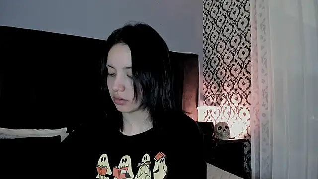 Snapshot of Adeelinee chatting on May 23, 8:24 pm Adeelinee online show from May 23, 8:24 pm
