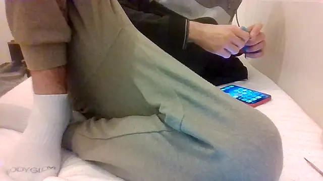 Snapshot of VersGuy24 chatting on February 24, 6:50 pm VersGuy24 online show from February 24, 6:50 pm