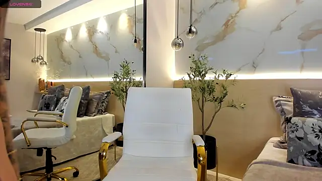 LeaThompson online show from December 30, 12:22 am