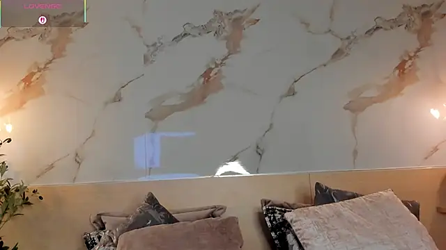 LeaThompson online show from December 2, 11:11 pm