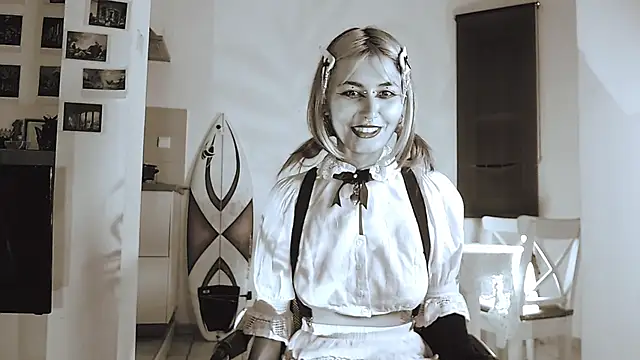 Snapshot of god_x_girl chatting on November 14, 6:39 pm god x girl online show from November 14, 6:39 pm