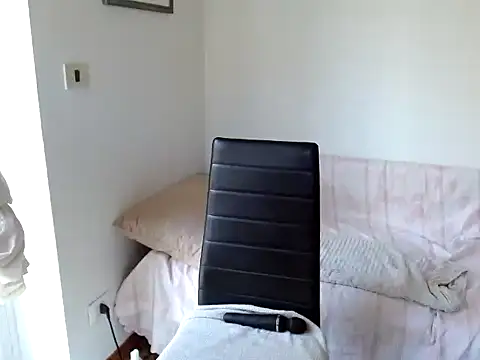 Snapshot of danasantoreal chatting on October 9, 8:01 am danasantoreal online show from October 9, 8:01 am