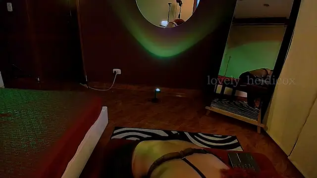 HeidiCox online show from December 4, 1:26 am