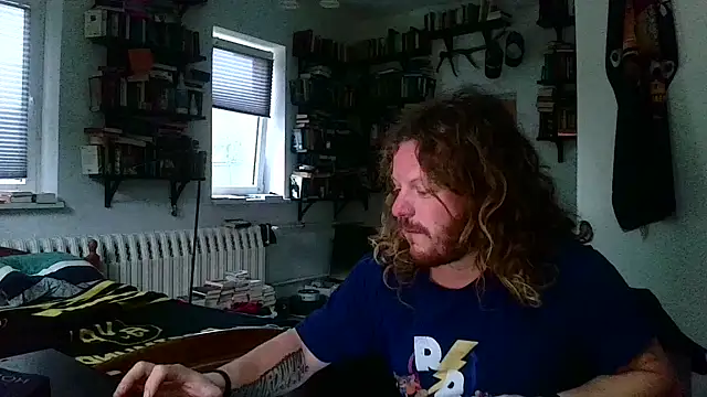 Snapshot of sunr1sa chatting on October 12, 6:01 am sunr1sa online show from October 12, 6:01 am