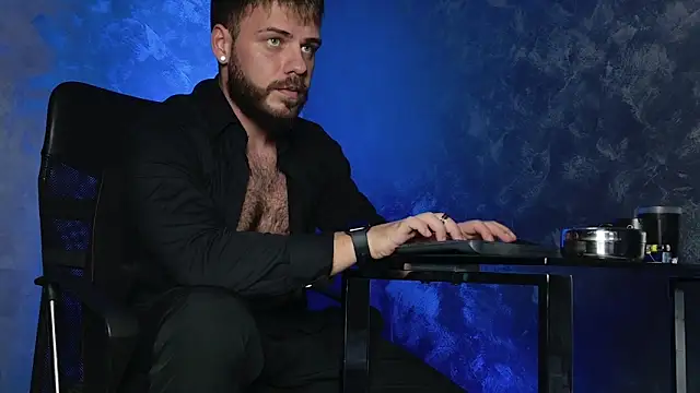 juliusmasters online show from December 16, 8:58 pm