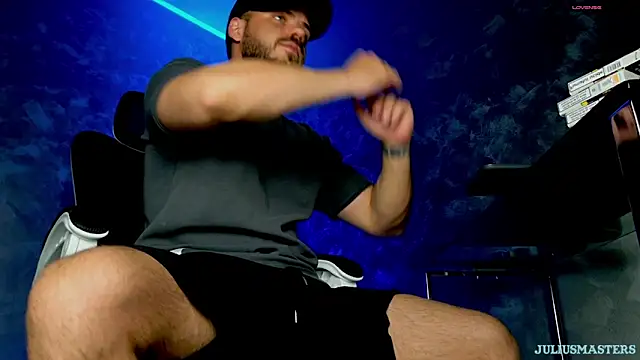 juliusmasters online show from May 13, 6:49 pm