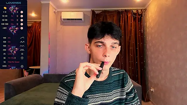 Aaron Boom online show from September 20, 11:06 pm