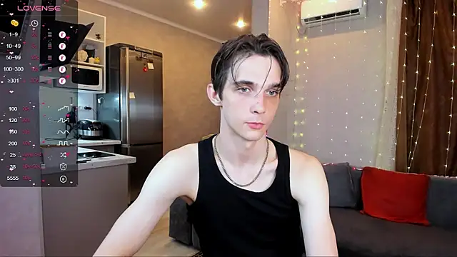 Snapshot of Aaron_Boom chatting on June 27, 8:03 pm Aaron Boom online show from June 27, 8:03 pm