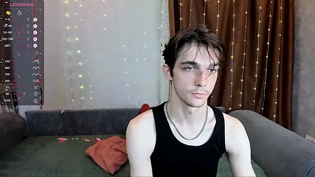 Snapshot of Aaron_Boom chatting on July 9, 11:31 pm Aaron Boom online show from July 9, 11:31 pm