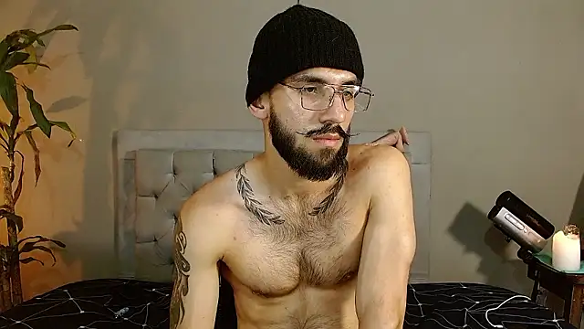 Mr WhiteCock online show from December 6, 8:29 pm