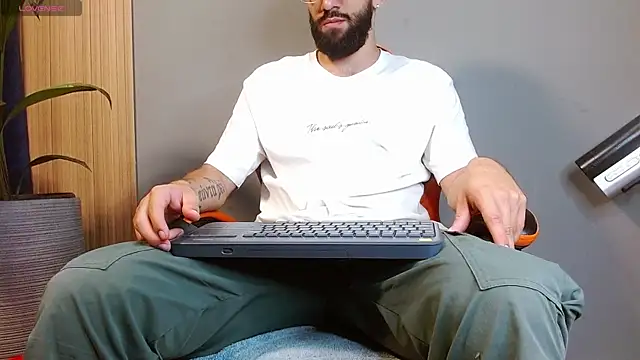 Snapshot of Mr_WhiteCock chatting on September 19, 11:38 pm Mr WhiteCock online show from September 19, 11:38 pm