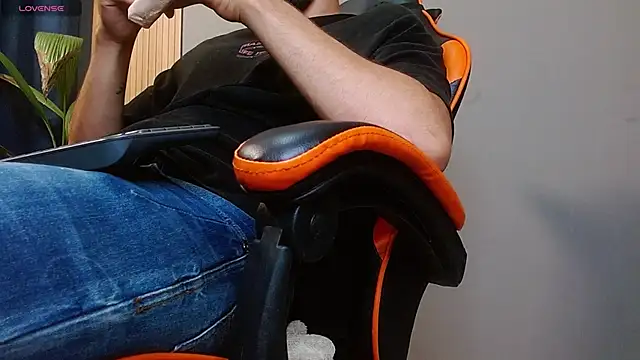 Snapshot of Mr_WhiteCock chatting on October 22, 12:22 am Mr WhiteCock online show from October 22, 12:22 am