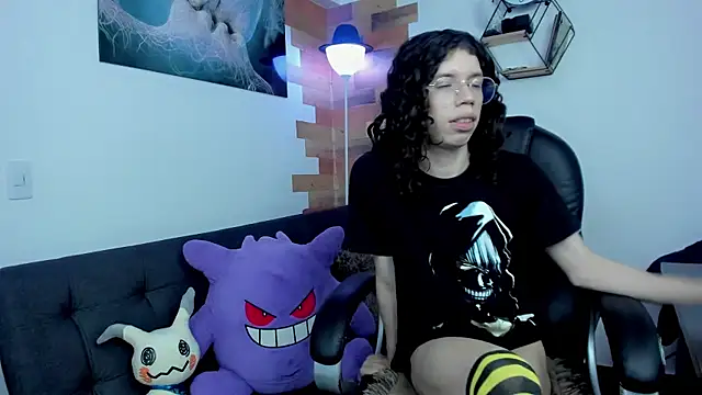 Angel Dust18 online show from December 6, 11:25 pm