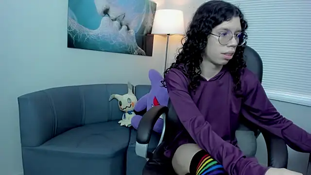 Snapshot of Angel_Dust18 chatting on November 7, 3:45 pm Angel Dust18 online show from November 7, 3:45 pm