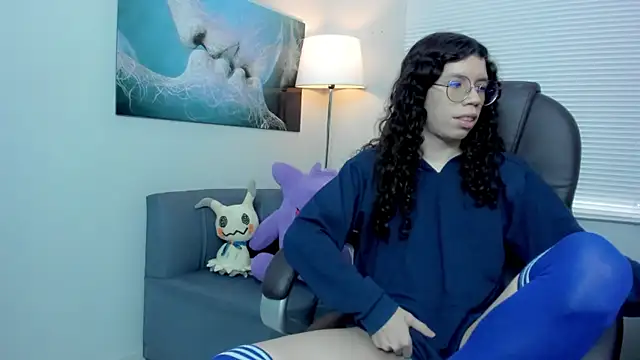 Snapshot of Angel_Dust18 chatting on December 5, 4:36 pm Angel Dust18 online show from December 5, 4:36 pm