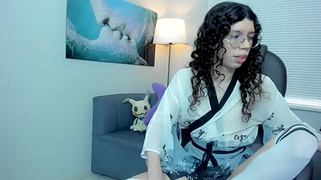 Snapshot of Angel_Dust18 chatting on December 16, 3:28 pm Angel Dust18 online show from December 16, 3:28 pm