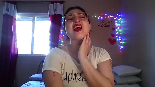 imsohornydacom online show from February 21, 5:47 pm