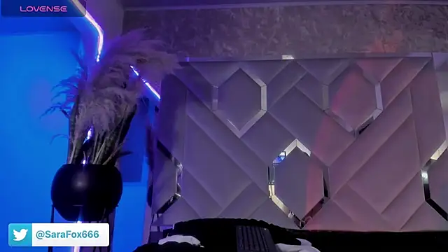 Sara Foxx1 online show from November 13, 7:35 pm