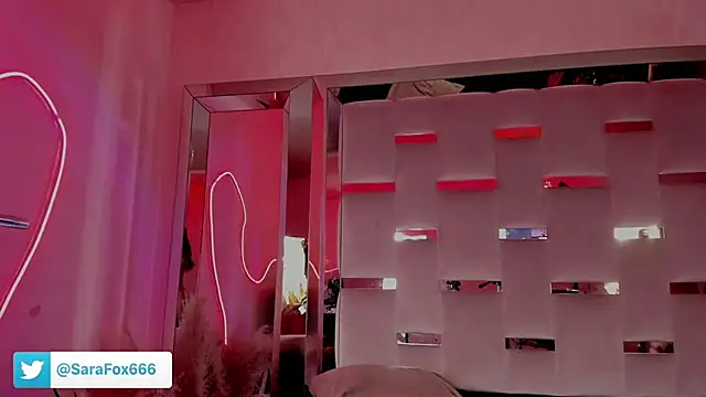 Snapshot of Sara_Foxx1 chatting on May 15, 6:26 pm Sara Foxx1 online show from May 15, 6:26 pm