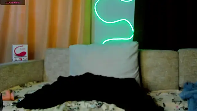 Leila purr18 online show from February 25, 8:25 am