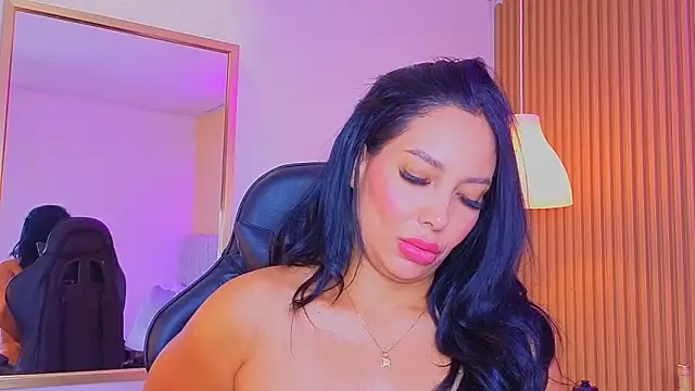 Snapshot of Dakota_diaz_ chatting on April 22, 7:26 pm Dakota diaz online show from April 22, 7:26 pm