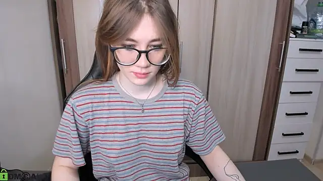 PureHeartt  online show from December 17, 8:34 am