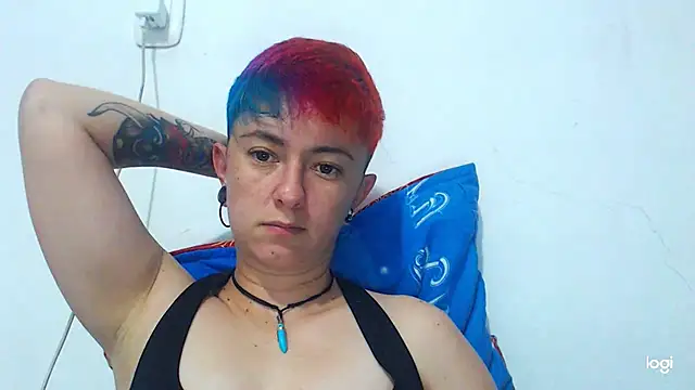 tomboyblue online show from December 18, 3:26 am