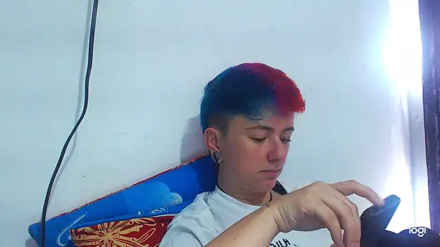 tomboyblue online show from December 18, 3:22 pm